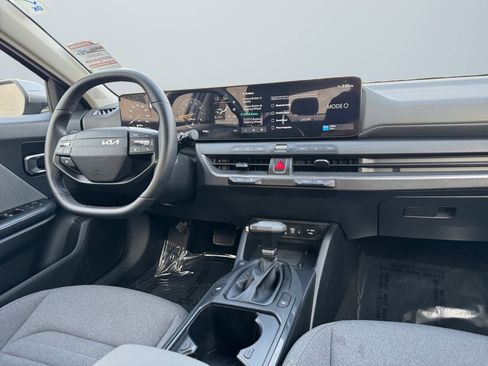 Used 2025 Kia K4 EX image 14