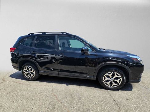 Certified 2023 Subaru Forester Premium AWD/4WD image 2