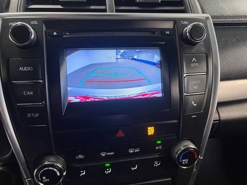 Used 2016 Toyota Camry SE image 27