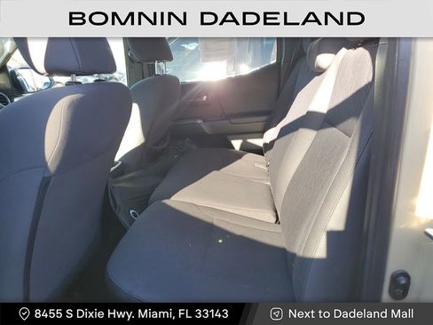 Used 2017 Toyota Tacoma SR image 9