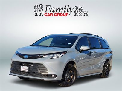 Used 2025 Toyota Sienna XLE Woodland Edition