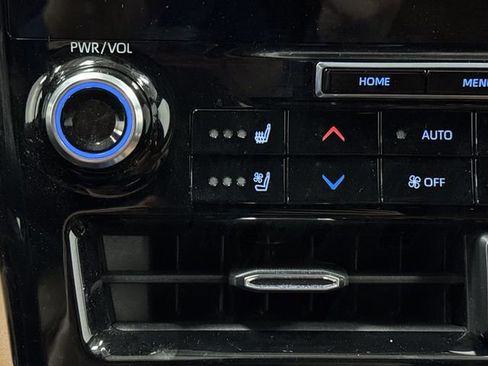 Used 2021 Toyota Highlander Platinum image 8