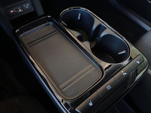 New 2025 Hyundai Ioniq 5 SE image 22