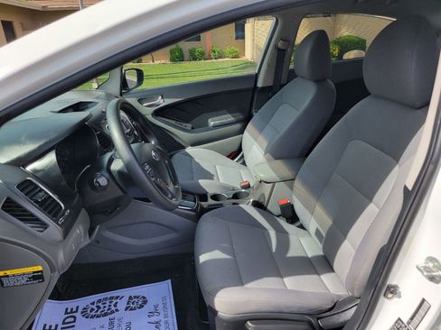 Used 2018 Kia Forte LX image 15