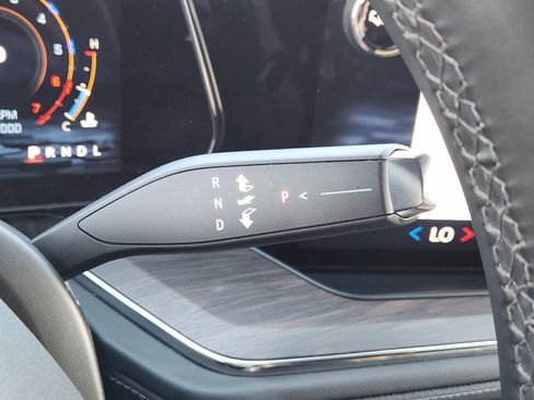 Used 2025 Chevrolet Tahoe Z71 image 36