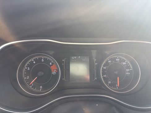 Used 2019 Jeep Cherokee Latitude Plus w/ Comfort/Convenience Group image 9