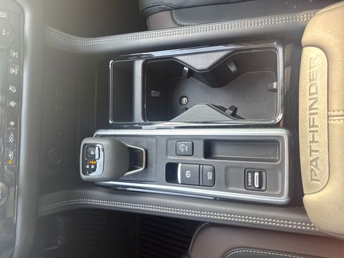 Used 2025 Nissan Pathfinder Platinum w/ Cargo Package image 28