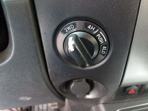 Used 2011 Nissan Titan S AWD/4WD image 19