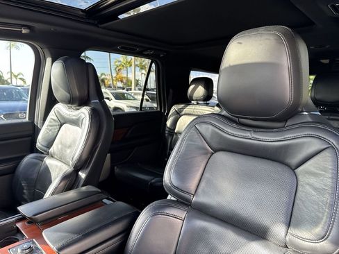 Used 2020 Lincoln Navigator L Reserve w/ Luxury Package image 43