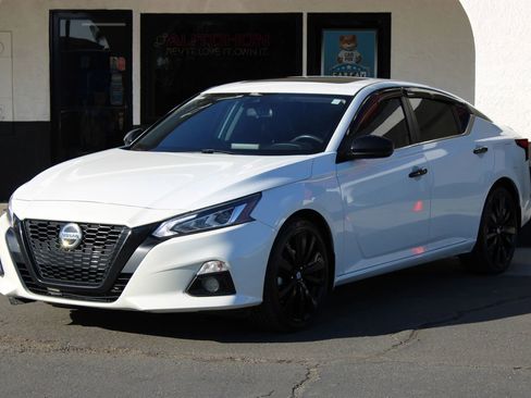 Used 2022 Nissan Altima 2.5 SR w/ Midnight Edition Package image 1