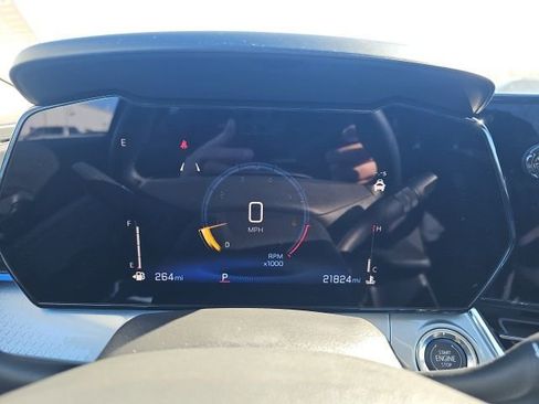 Used 2025 Chevrolet Trax LT w/ LT Convenience Package image 23