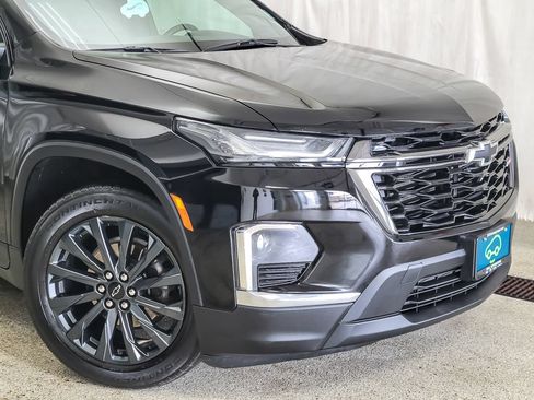Used 2023 Chevrolet Traverse RS AWD/4WD image 2