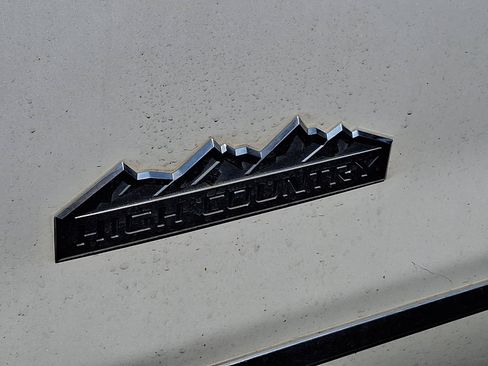 Used 2016 Chevrolet Silverado 1500 High Country w/ High Country Premium Package AWD/4WD image 4