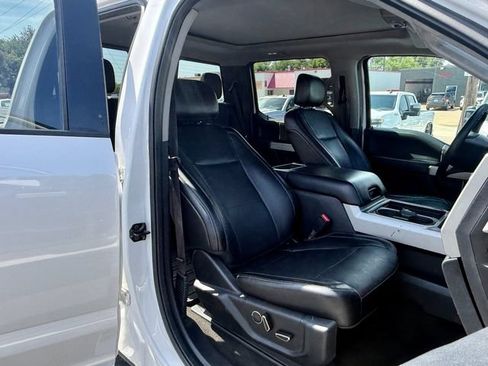 Used 2017 Ford F250 Lariat w/ Lariat Ultimate Package AWD/4WD image 19