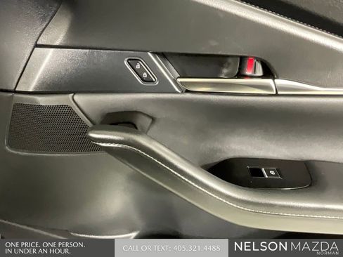 Certified 2025 MAZDA CX-30 AWD 2.5 S w/ Preferred Package image 21