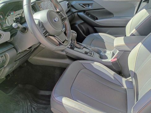 Used 2025 Subaru Crosstrek 2.5i Limited w/ Crosstrek Mirror Package AWD/4WD image 8
