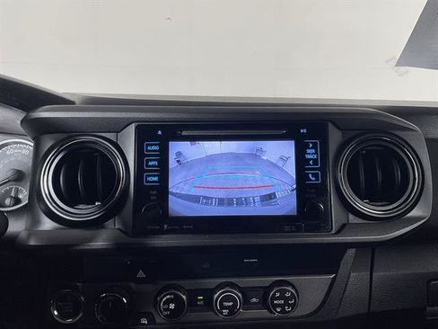 Used 2019 Toyota Tacoma TRD Sport w/ Technology Package AWD/4WD image 17