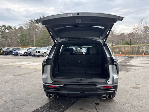 Used 2025 Chevrolet Traverse RS AWD/4WD image 13