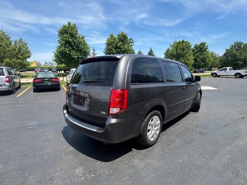 Used 2017 Dodge Grand Caravan SE w/ UConnect Hands-Free Group FWD image 9