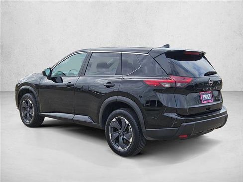 Used 2024 Nissan Rogue SV image 7