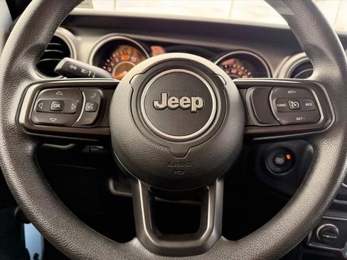 Used 2021 Jeep Wrangler Unlimited Sport image 27