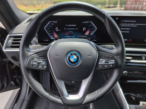 Used 2023 BMW i4 eDrive35 RWD image 18