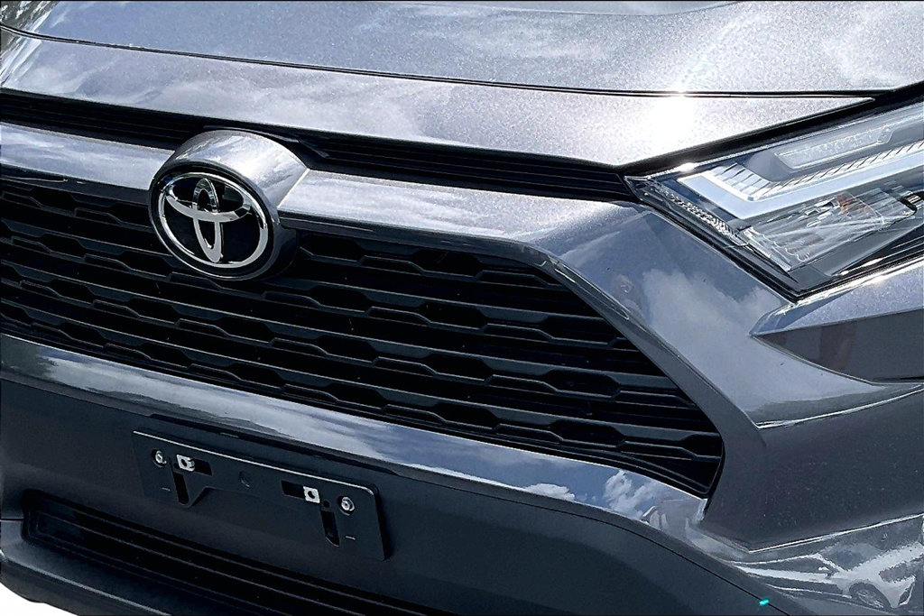 Used 2024 Toyota RAV4 XLE FWD image 31