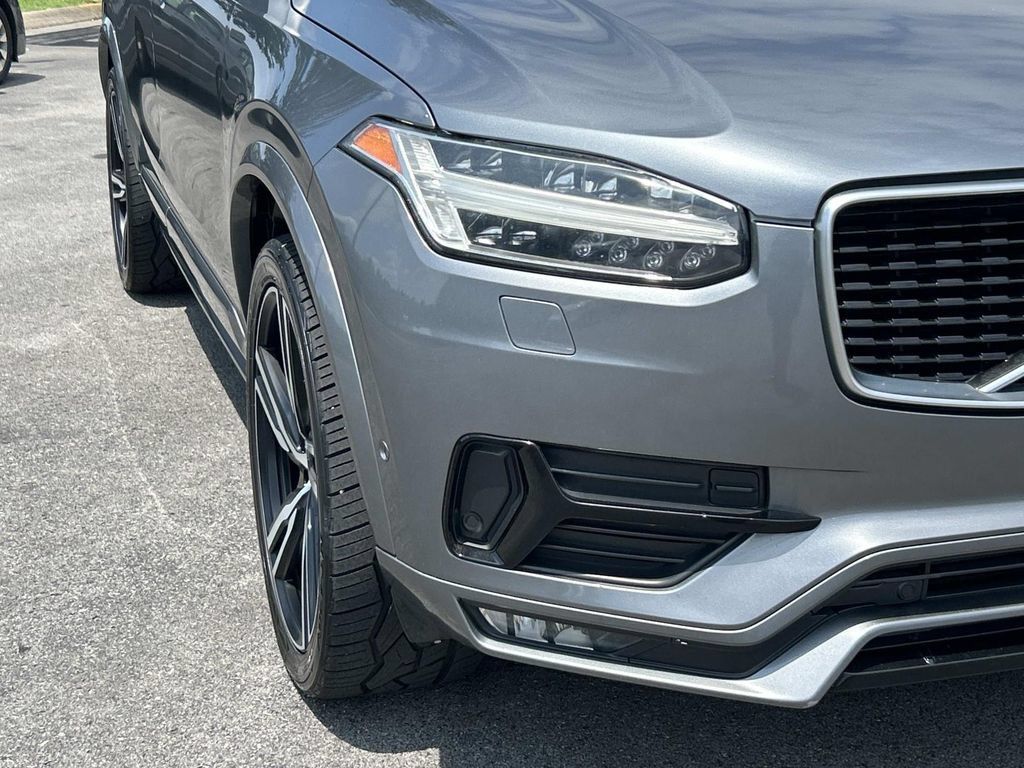 Used 2017 Volvo XC90 T5 R-Design w/ Vision Package FWD image 13