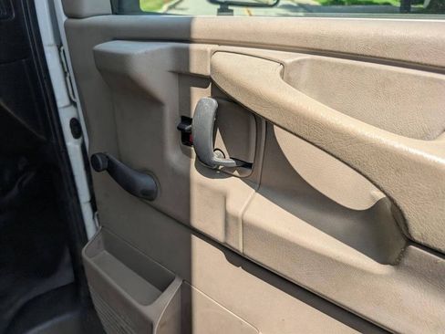 Used 2008 Chevrolet Express 3500 image 31