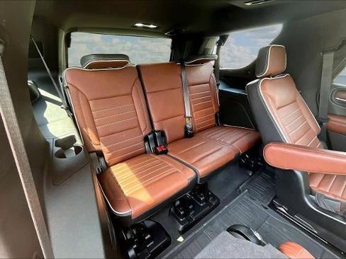 Used 2023 GMC Yukon Denali Ultimate w/ LPO, Floor Liner Package AWD/4WD image 26