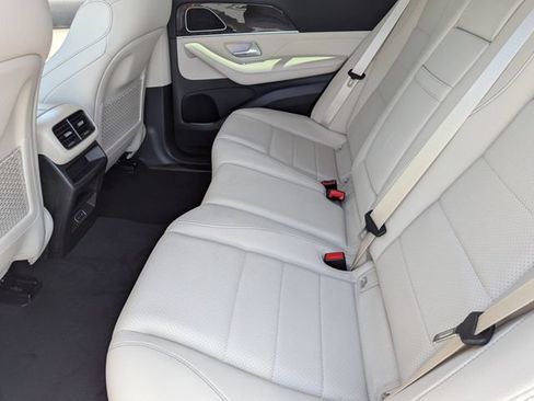 Used 2025 Mercedes-Benz GLE 450e 4MATIC image 16