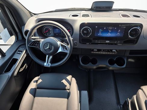New 2026 Mercedes-Benz Sprinter 2500 image 23