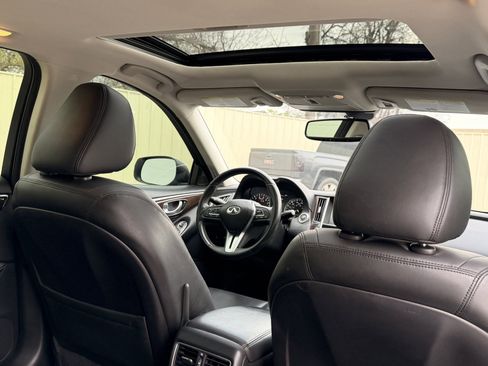 Used 2018 INFINITI Q50 Luxe image 17