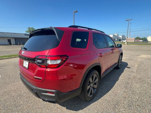 New 2026 Honda Pilot Sport image 9