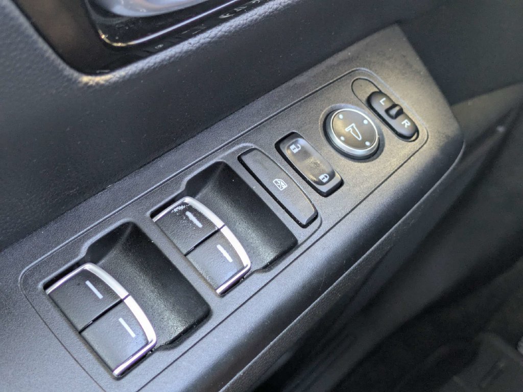 Used 2023 Honda CR-V EX-L image 25