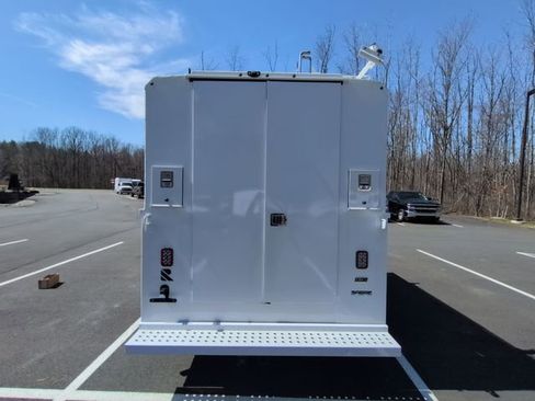 New 2025 Chevrolet Express 3500 w/ Power Convenience Package image 10