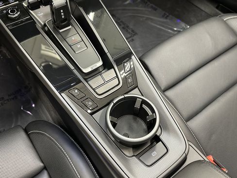 Used 2022 Porsche 911 Carrera image 28