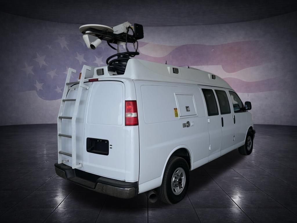 Used 2014 GMC Savana 3500 Extended RWD image 5