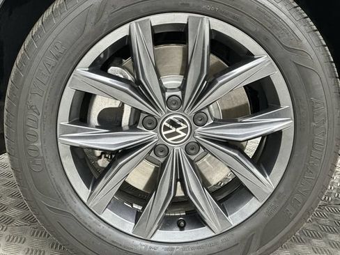 Certified 2023 Volkswagen Tiguan SE AWD/4WD image 11