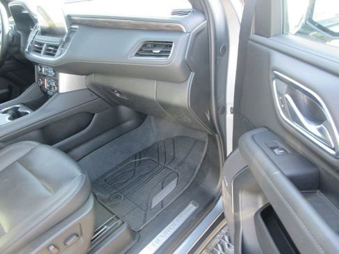 Certified 2024 Chevrolet Suburban Z71 w/ Luxury Package AWD/4WD image 20