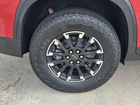 New 2026 Chevrolet Traverse Z71 w/ Enhanced Driving Package AWD/4WD image 5