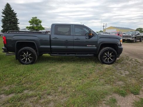 Used 2018 GMC Sierra 2500 SLT w/ Duramax Plus Package AWD/4WD image 5