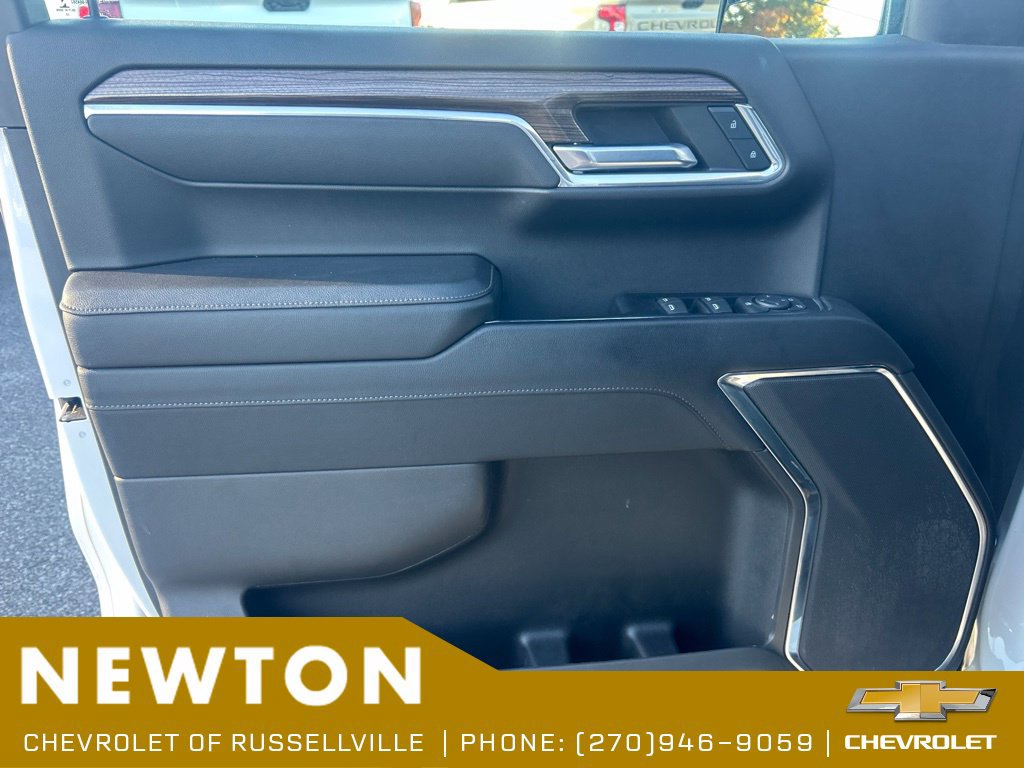 Used 2023 Chevrolet Silverado 1500 LT AWD/4WD image 8