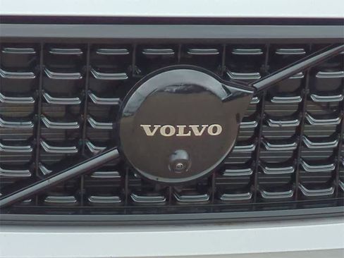 New 2026 Volvo XC40 B5 Ultra w/ Protection Package Premier image 11