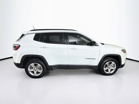 Used 2023 Jeep Compass Latitude AWD/4WD image 10