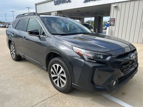 Used 2023 Subaru Outback Premium AWD/4WD image 2