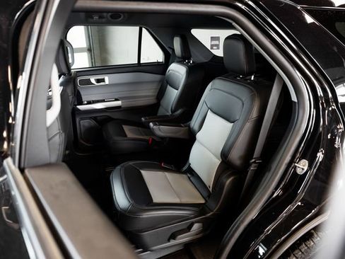 Used 2023 Ford Explorer XLT w/ Equipment Group 202A image 12