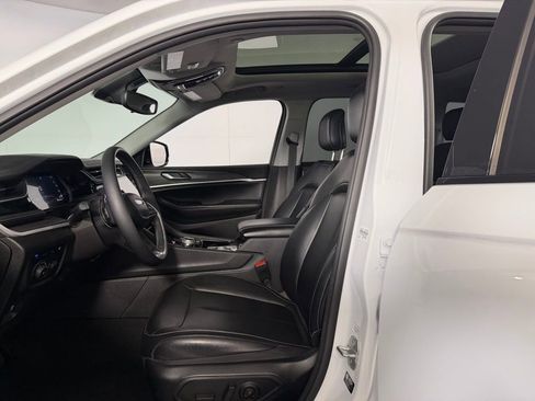 Used 2023 Jeep Grand Cherokee 4WD 4xe image 21