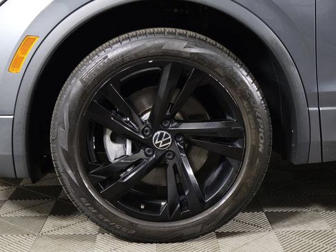 Used 2023 Volkswagen Tiguan SE R-Line FWD image 24