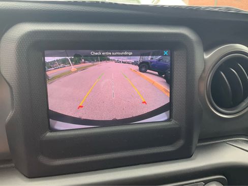 Used 2022 Jeep Wrangler Unlimited Sport AWD/4WD image 9